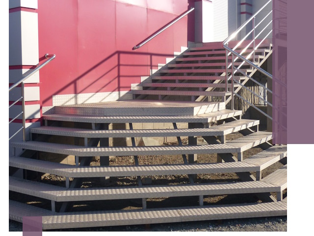 Лестницы для магазина в Скопине — изготовление и монтаж