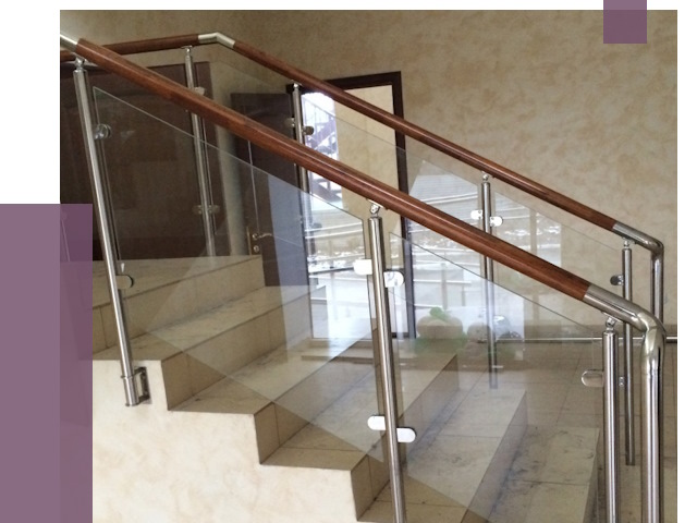 Комбинированные перила из металла и дерева в Скопине